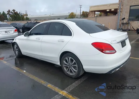 2017 Mercedes-Benz C 300 4Matic из США, поврежденный, VIN 55SWF4KB4HU227458